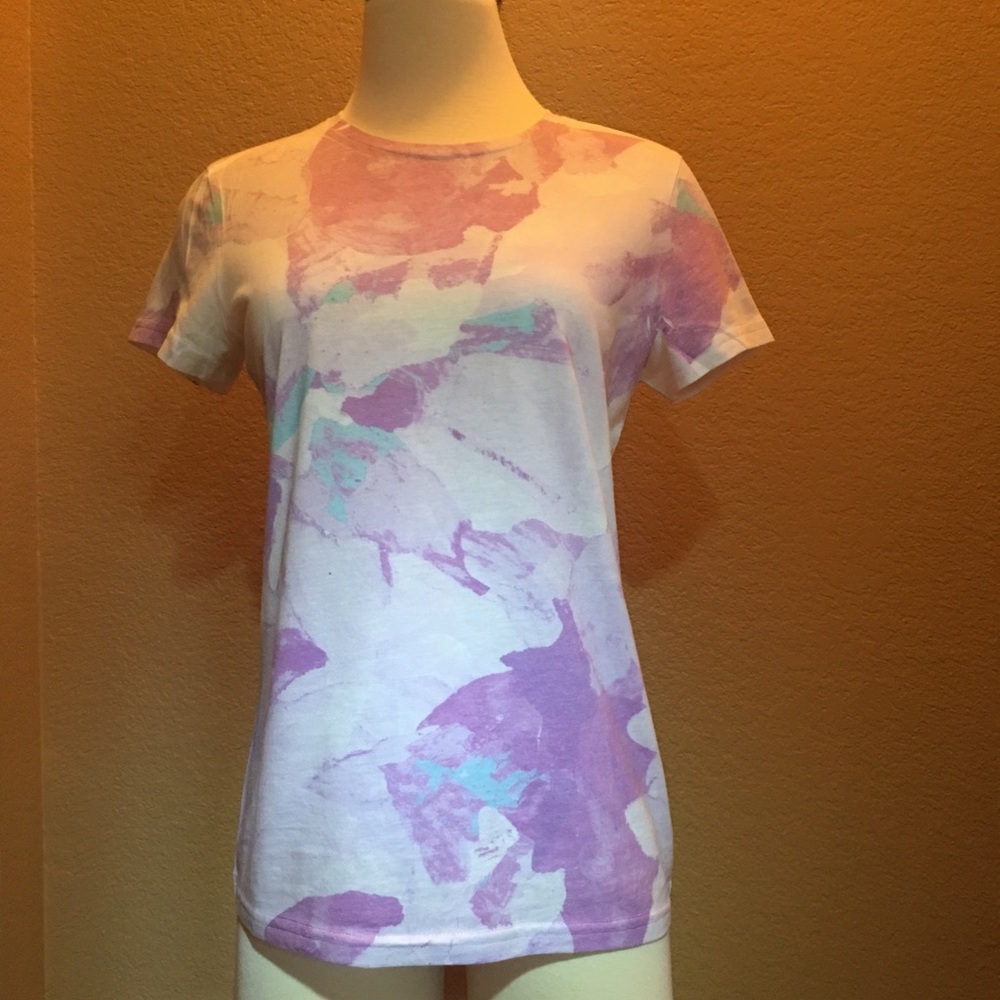 Liz Claiborne - Beautiful Spring Tee